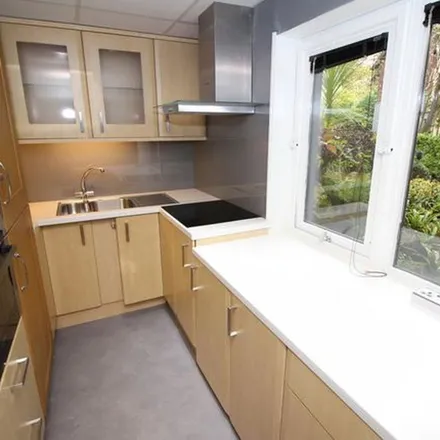 Image 1 - Shaftesbury Grove, Newcastle upon Tyne, NE6 5JB, United Kingdom - Apartment for rent