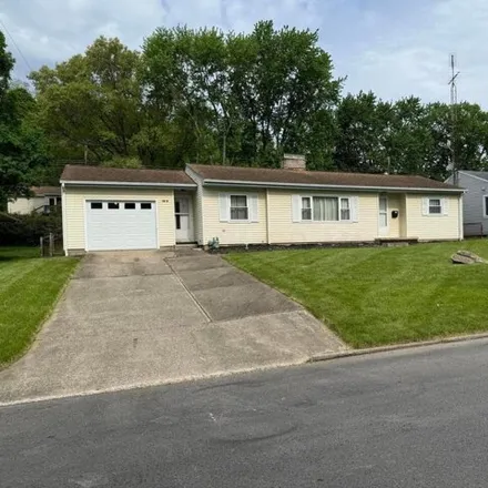 Buy this 3 bed house on 1023 McClain Boulevard in Lancaster, OH 43130