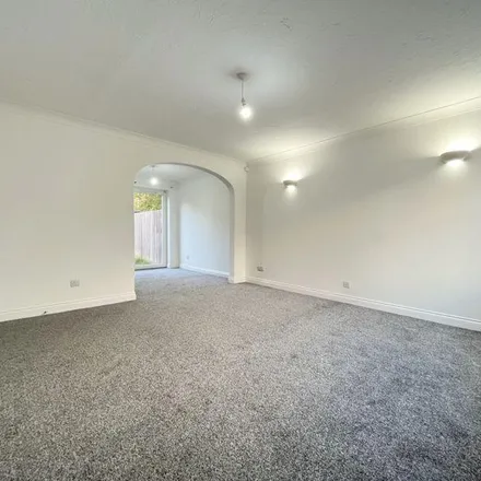 Image 3 - Endeavour Close, Preston, PR2 2YG, United Kingdom - Duplex for rent