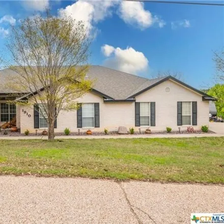Buy this 3 bed house on 1953 Lakeview Drive in Harker Heights, Bell County