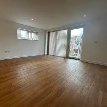 Rent this 3 bed room on Sceptre House in Howard Road, London