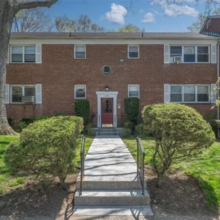 Buy this 2 bed condo on 2241 Palmer Avenue in Sun Haven, City of New Rochelle