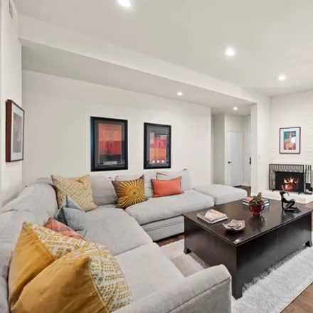 Image 1 - 1688 Palisades Circle, Los Angeles, CA 90272, USA - Condo for sale