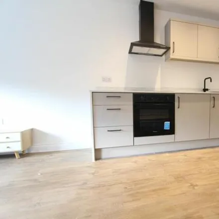 Image 2 - 82 Queen Street, Sheffield, S1 1WR, United Kingdom - Apartment for rent