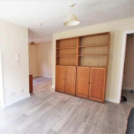 Rent this studio apartment on Woodvale Way in London, NW11 8SQ