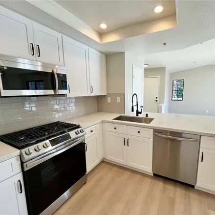 Image 3 - 244 Evergreen Court, Azusa, CA 91702, USA - Condo for sale