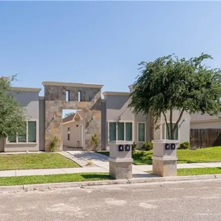 Buy this studio house on 2727 Lakespur Avenue in Edinburg, TX 78541