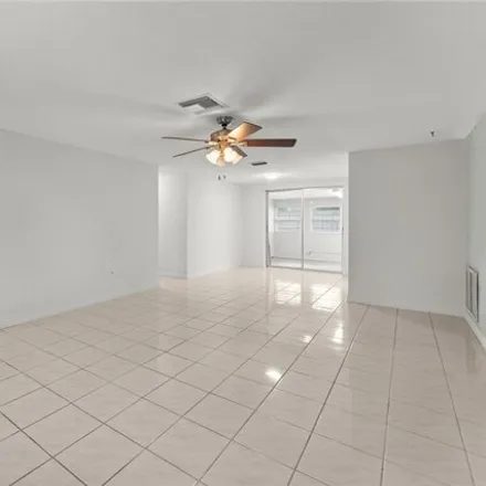 Image 7 - 5602 Mosaic Drive, Forest Hills, Holiday, FL 34690, USA - House for sale