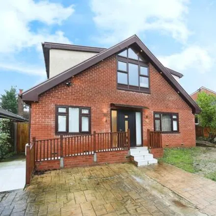 Buy this 3 bed house on Daylesford Crescent in Cheadle, SK8 1LQ