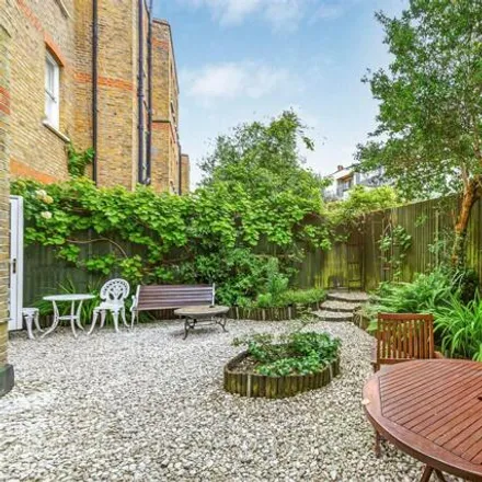 Buy this 2 bed apartment on Castelnau Gardens in Londres, London