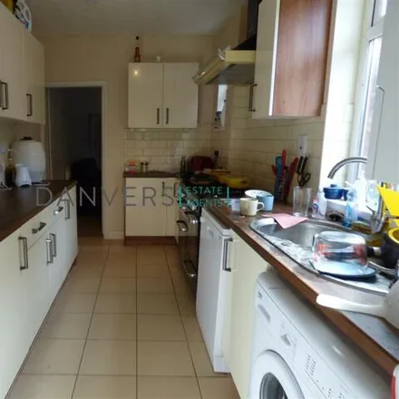 Rent this 4 bed townhouse on Windermere Street in Leicester, LE2 7FU