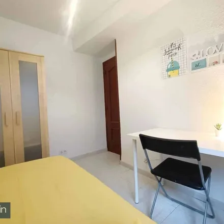 Rent this 4 bed apartment on Calle de la Sierra de Tornavacas in 13, 28031 Madrid