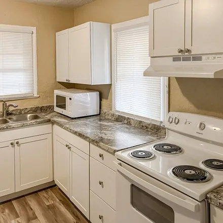 Rent this 1 bed apartment on Springfield Bv in Brentwood, Jacksonville