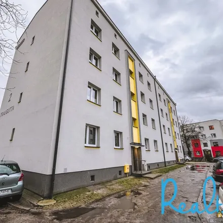 Image 1 - Szkoła Podstawowa nr 15 z Oddziałami Dwujęzycznymi im. Alfreda Szklarskiego w Mysłowicach, Jana Dzierżonia 26, 41-408 Mysłowice, Poland - Apartment for sale