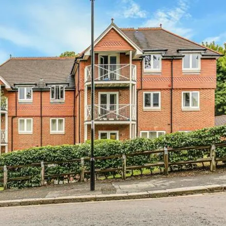 Image 9 - 1 West Hill, Sanderstead, Surrey, Cr2 0sb - Apartment for sale