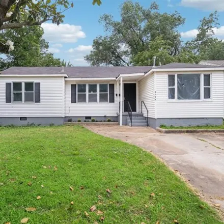 Buy this 3 bed house on 3724 West 44th Street in Tulsa, OK 74107