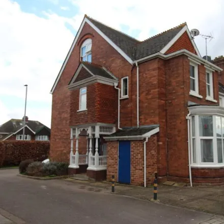 Rent this 2 bed apartment on 32 Alphington Road in Exeter, EX2 8HR