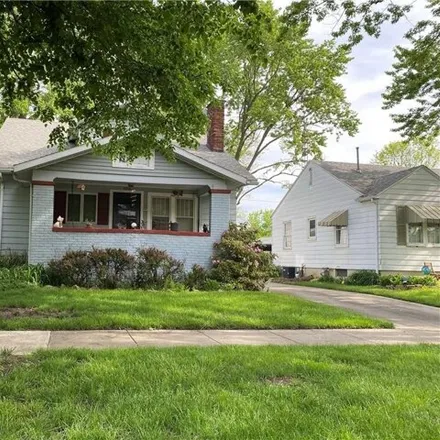 Buy this 3 bed house on 3074 Champaign Avenue in Mattoon, IL 61938