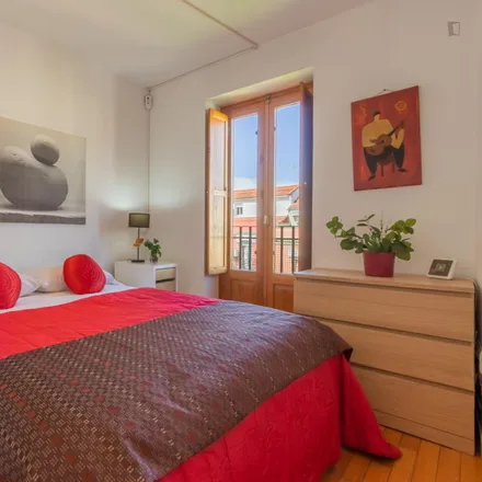 Rent this studio apartment on Madrid in Templete Cantaor José Menese, Plaza Huarte de San Juan