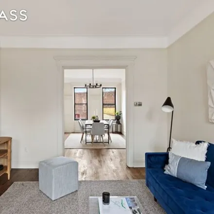 Image 4 - 350 East 4th Street, New York, NY 11218, USA - Townhouse for sale