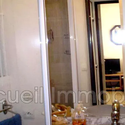 Image 6 - Maë Méli, Quai Colbert, 30240 Le Grau-du-Roi, France - Apartment for rent