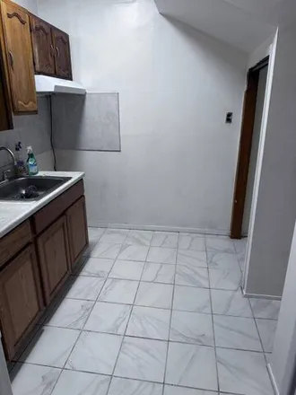 Rent this studio house on 38-12 27th Street in New York, NY 11101