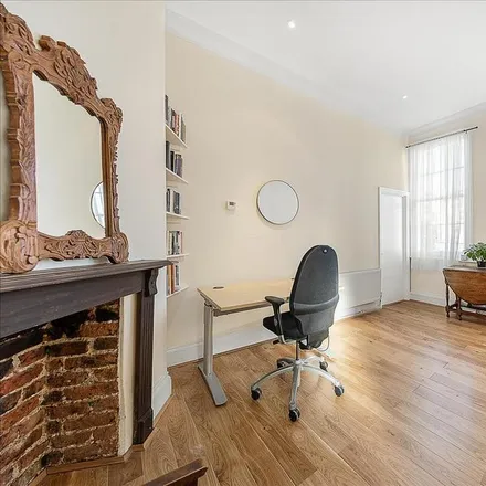 Rent this 1 bed apartment on 171 Greyhound Road in London, W6 8NL