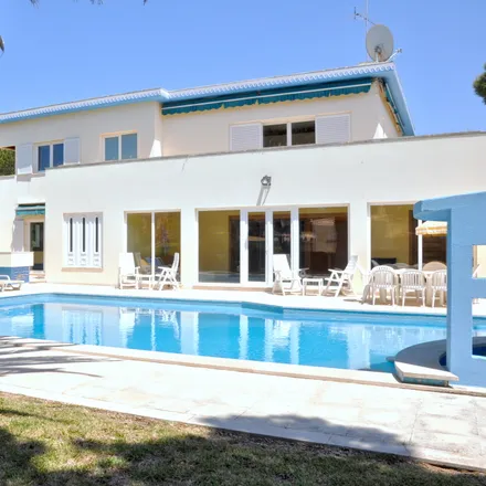 Rent this 5 bed house on unnamed road in 8125-615 Quarteira, Portugal