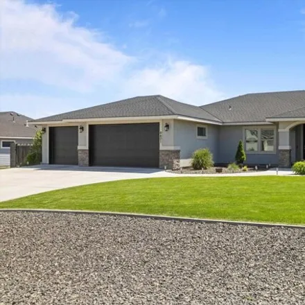 Buy this 4 bed house on Burns Road in Pasco, WA 99352