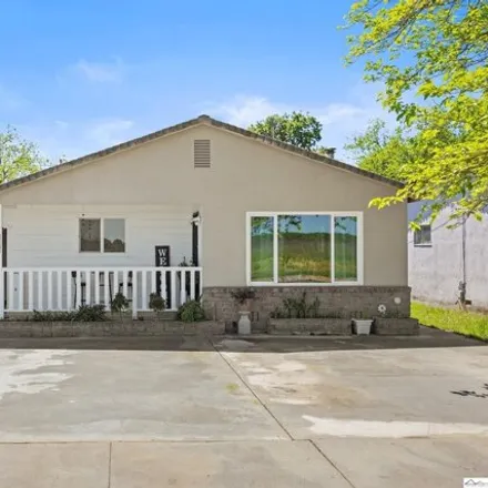 Buy this 3 bed house on 1452 North Street in Corning, CA 96021
