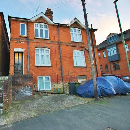 Rent this 5 bed duplex on Bakers Yard in Sydenham Road, Guildford