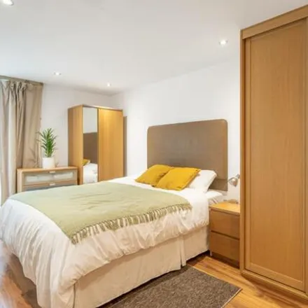 Image 2 - Swiss Cottage Leisure Centre, Winchester Mews, London, NW3 3NP, United Kingdom - Apartment for sale