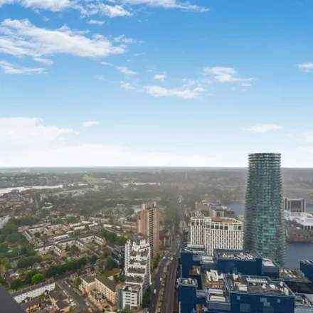 Image 5 - Amory Tower, 199-207 Marsh Wall, Canary Wharf, London, E14 9ZH, United Kingdom - Apartment for rent