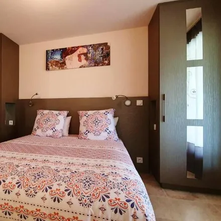 Rent this 2 bed house on 46700 Puy-l'Évêque