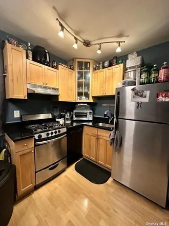 Image 5 - 30 Cathedral Avenue, Village of Hempstead, NY 11550, USA - Apartment for sale
