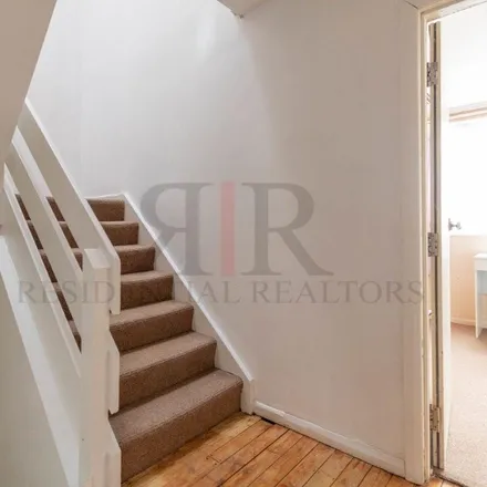 Image 1 - Trevelyan House, Hillingdon Street, London, SE17 3UL, United Kingdom - Apartment for rent