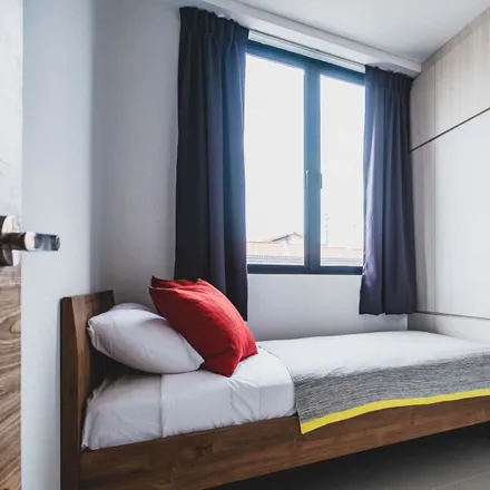 Rent this 4 bed room on Telok Kurau in Lorong G Telok Kurau, Singapore 423991