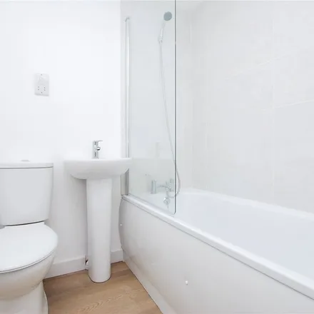 Rent this 3 bed apartment on Raymond Crescent in Guildford, GU2 7SZ