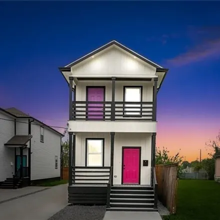 Image 1 - 1915 Alabo Street, Lower Ninth Ward, New Orleans, LA 70117, USA - House for sale