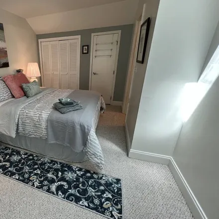 Rent this 3 bed condo on SC