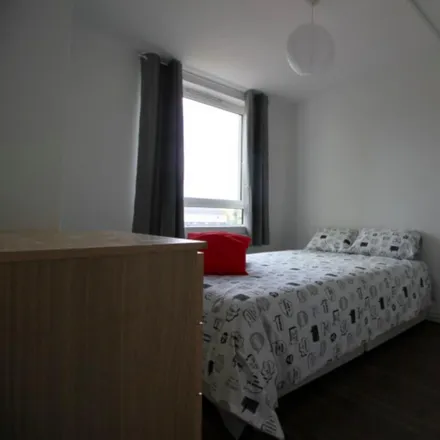 Rent this 5 bed room on 17-107 The Quarterdeck in Millwall, London