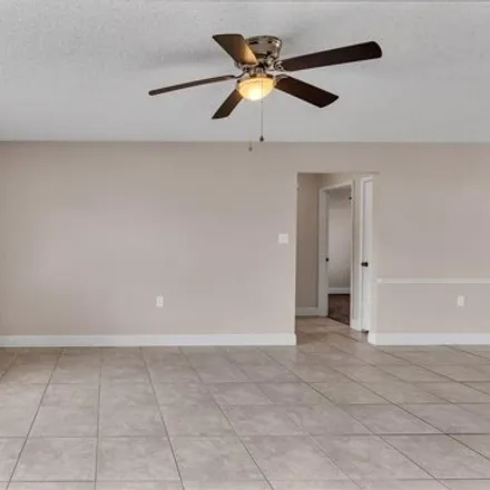 Image 4 - 3106 Valley High Dr, Lakeland, Florida, 33812 - House for sale