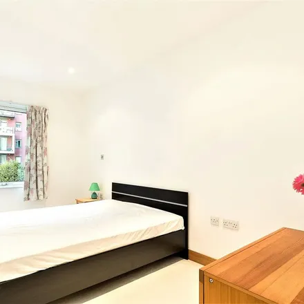 Image 4 - Eustace Building, 372 Queenstown Road, London, SW11 8PP, United Kingdom - Apartment for rent