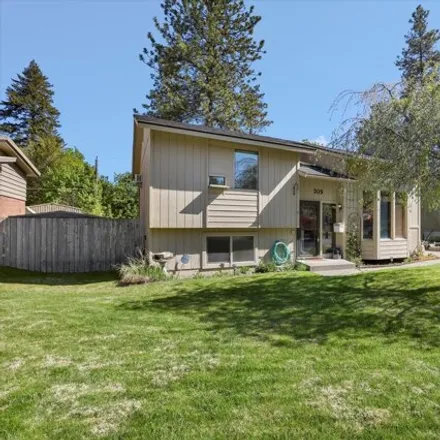 Buy this 4 bed house on 667 East 35th Avenue in Spokane, WA 99203