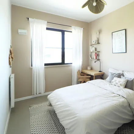 Rent this 4 bed room on Entrepôt Macdonald in Passage Susan Sontag, 75019 Paris