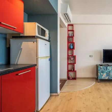Rent this studio apartment on Livorno