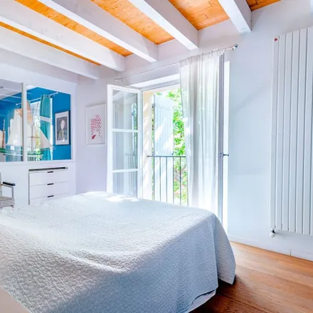 Rent this 6 bed house on Sérignan-du-Comtat in Cours Jean Henri Fabre, 84830 Sérignan-du-Comtat