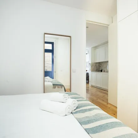 Rent this 1 bed apartment on Rua de Dom João IV 40 in 4000-508 Porto, Portugal