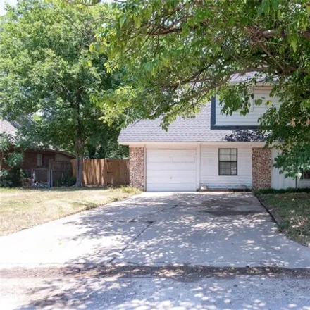 Image 2 - 701 Chambers Creek Drive, Everman, Tarrant County, TX 76140, USA - House for sale