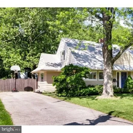 Image 2 - 326 Highland Avenue, West Moorestown, Moorestown Township, NJ 08057, USA - House for sale